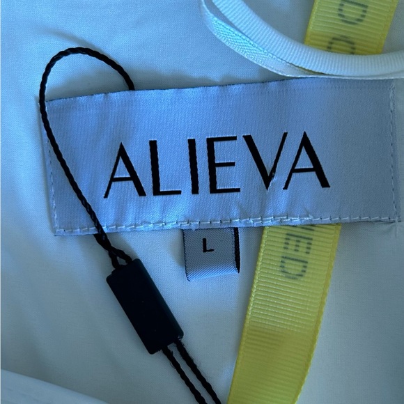 NWT Alieva Crop Top - Picture 6 of 8